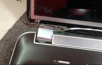 Nguyên nhân và cách xử lý hiện tượng gãy bản lề Laptop Asus hiệu quả