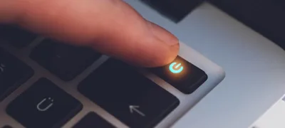 Thường xuyên tắt bằng nút nguồn có gây hại cho máy tính không?
