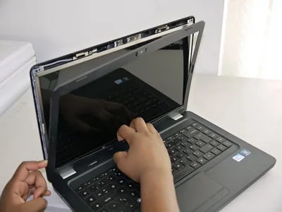 Nguyên nhân và cách khắc phục laptop bị hở vỏ