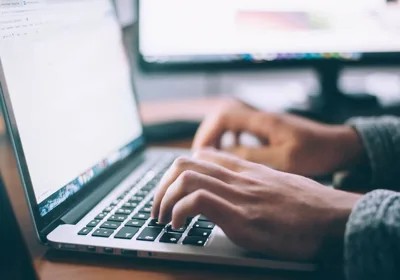 5 chiếc laptop cũ giá rẻ từ 5 triệu cho sinh viên, học sinh, dân văn phòng 2021