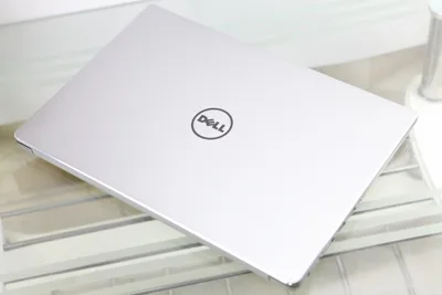 Notebook Se Dell Inpirion 7572 Core i5 8250U Ram 8Gb SSD 128Gb + HDD 500Gb Monitor 15.6 FHD + Adapter