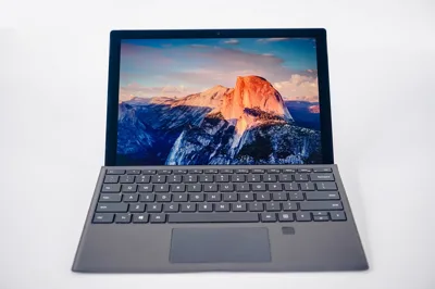 Surface Pro 5 Core i5 Ram 8GB SSD 256GB LTE –SE