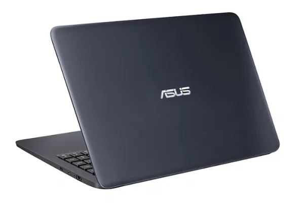 Laptop SE  Asus E502N CPUN4200 /Ram 4Gb/SSD120GB/15.6 + Adapter