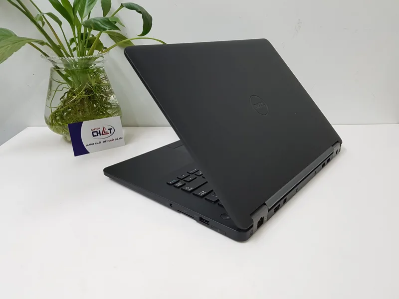 Laptop SE  Dell Latitude E7470 Core i7 6600 DDRam 8Gb SSD 256Gb 14.0 FHD  + Adapter