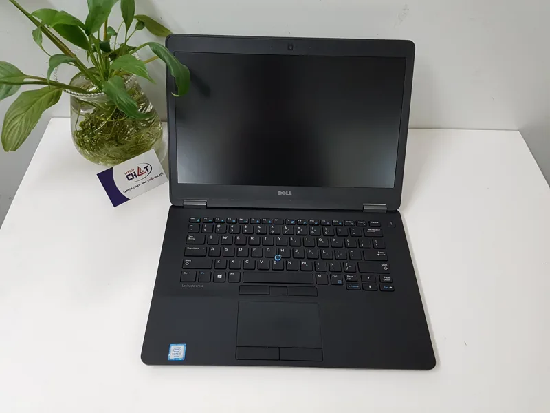 Laptop SE  Dell Latitude E7470 Core i7 6600 DDRam 8Gb SSD 256Gb 14.0 FHD  + Adapter