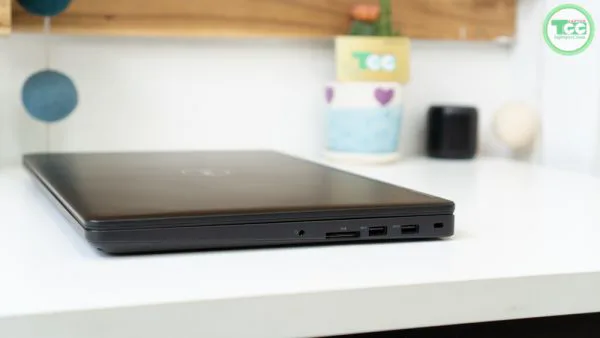 Laptop SE  Dell 5570 i7  6820HQ Ram 8Gb SSD 256 15.6'FHD VGA 2G+ Adapter