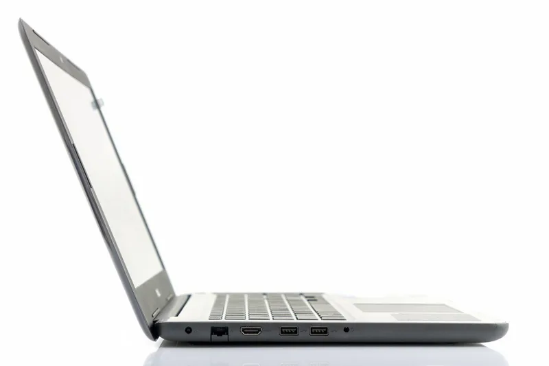 Laptop Dell Ins 5567 (Core i5.7200/8GB/1TB/15.6 inch)