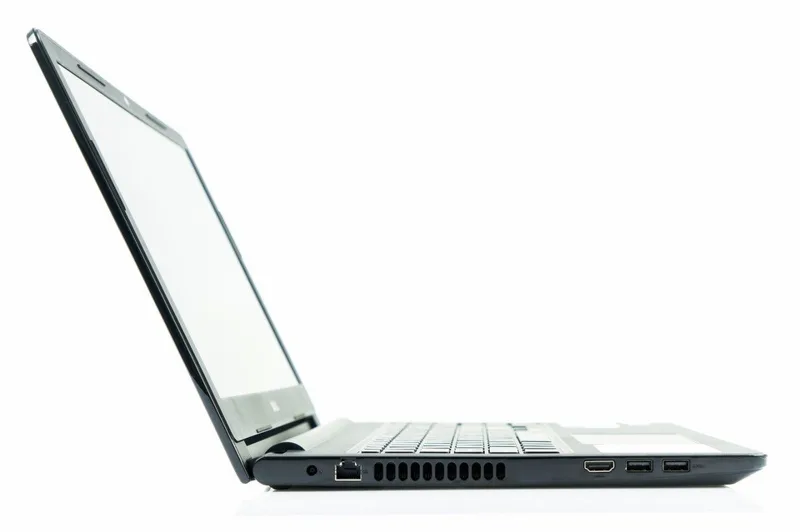 Laptop Dell N3568  Core i5 7200/ Ram 4Gb/ HDD 500Gb/ R5.M420/15.6