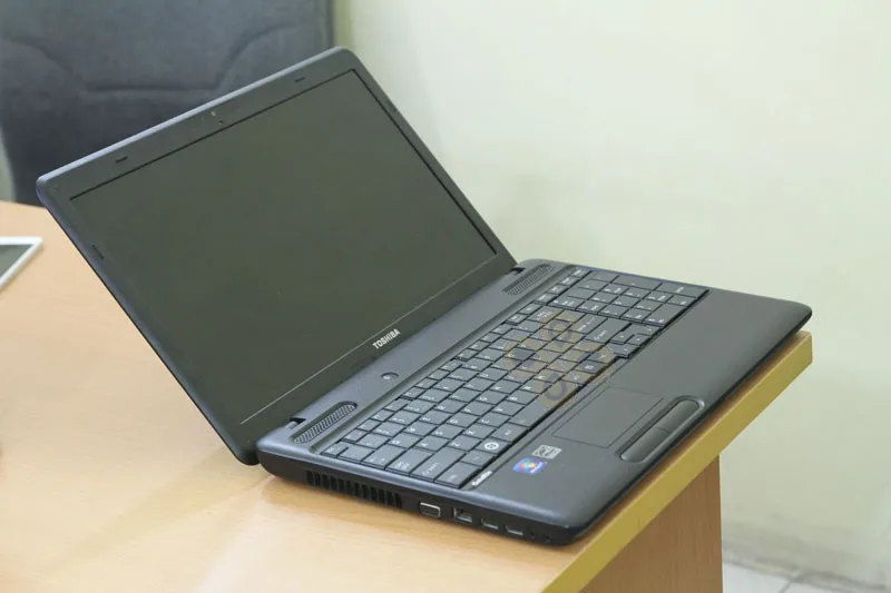 Laptop SE  Toshiba C660 P6200(2.13GHZ)/3GB/HDD 250GB/15.6