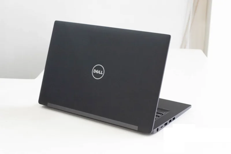 Laptop SE  Dell 7480 i5 7200/8GB/SSD 256GB/FHD14.0")+ adaptor
