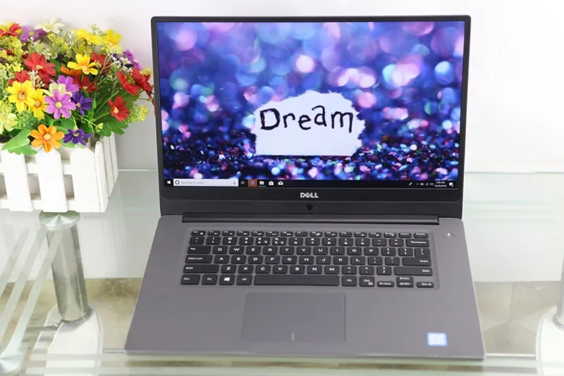 Laptop SE  Dell Inpirion 7572 Core i5 8250U Ram 8Gb SSD 128Gb + HDD 500Gb Monitor 15.6 FHD + Adapter