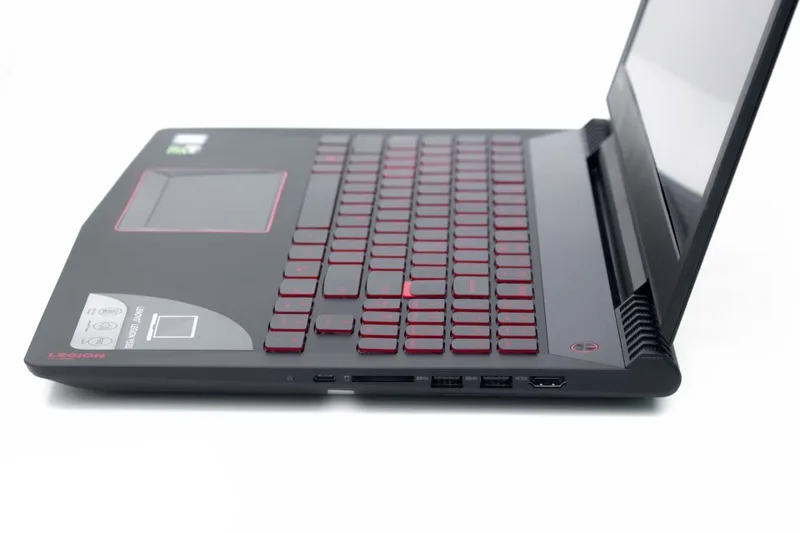 Laptop Lenovo Y520-15IKBN Core i5.7300HQ/  Ram 8Gb / HDD 1Tb + SSD 128GB/ GTX.1050/ 15.6  inh / pc dos