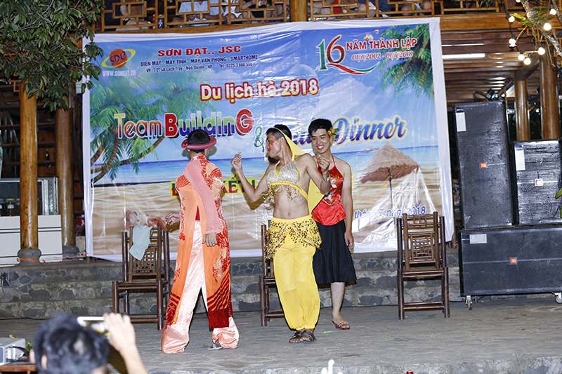 Kỷ niệm 16 năm thành lập Sơn Đạt
