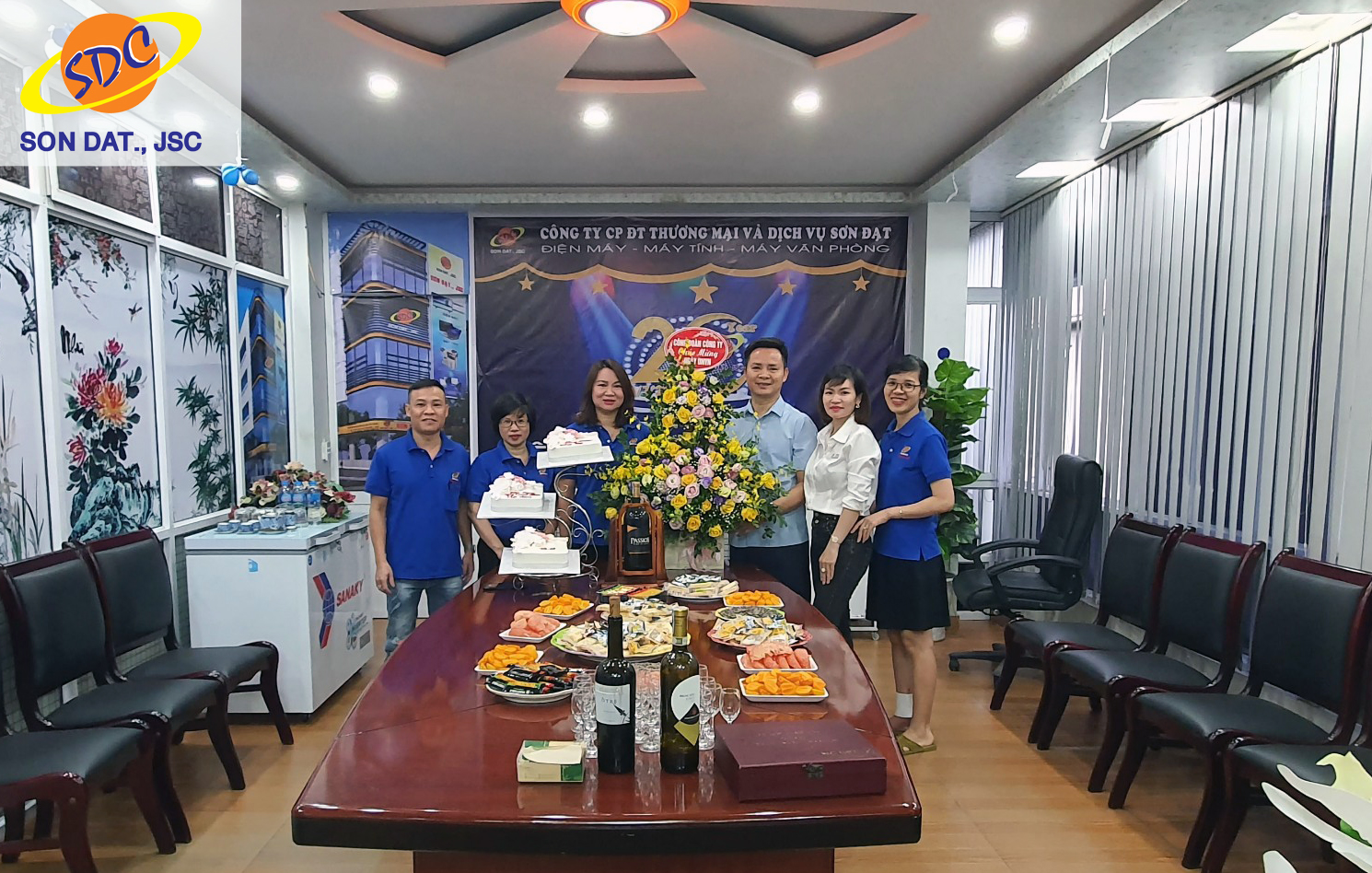 Sơn Đạt.,JSC tưng bừng chào đón ngày doanh nhân Việt Nam ý nghĩa