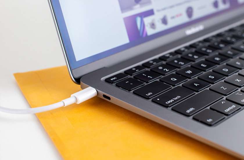 Không nên sạc pin ngay cho MACBOOK mới vừa mua về