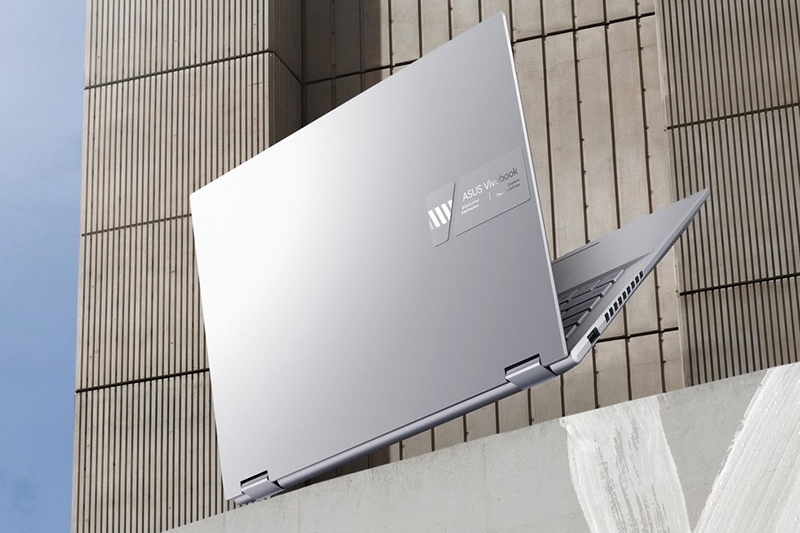 Asus Vivobook S 14 Flip TP3402VA-LZ632W nổi bật với thiết kế mỏng nhẹ và thời thượng