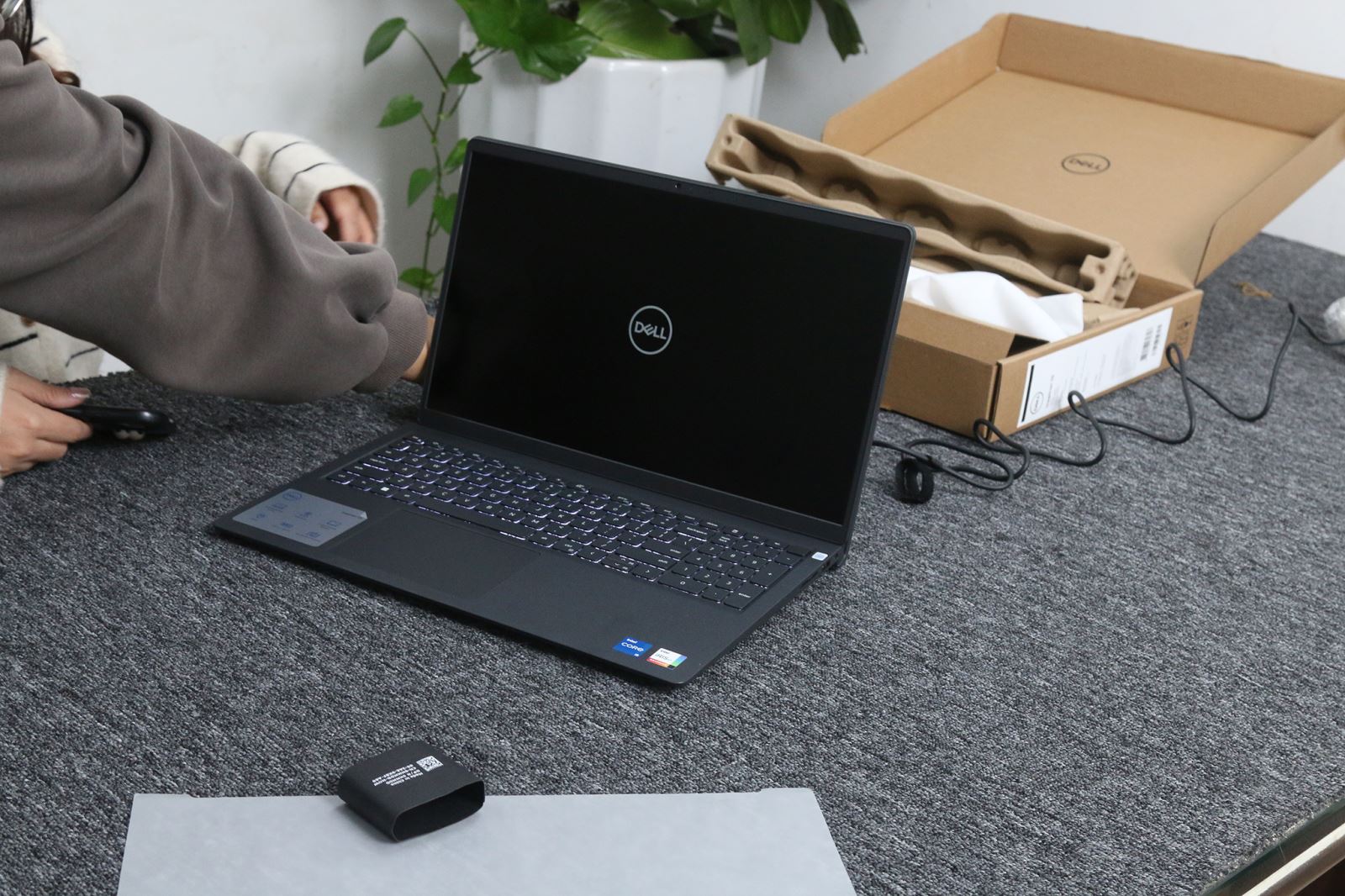 Notebook Dell Vostro 3530 được trang bị bộ vi xử lý Intel Core i5-1334U