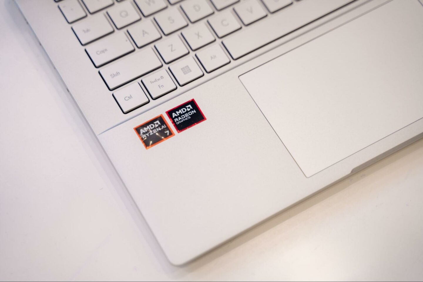 Hiệu năng mạnh mẽ từ bộ xử lý AMD Ryzen™ AI cùng RAM DDR5 tốc độ cao