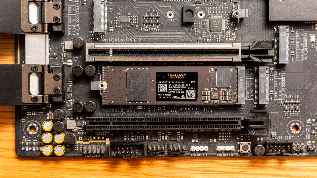 danh-gia-wd-black-sn8100-va-sn7100-2.jpg