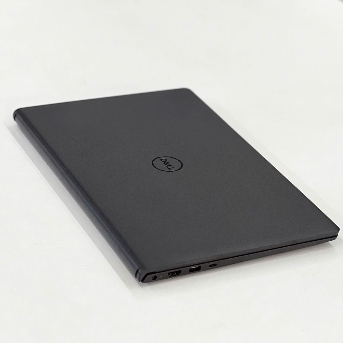 Phong cách thiết kế đơn giản, hiện đại với màu sắc trung tính giúp Dell 15 DC15250 phù hợp nhiều môi trường sử dụng