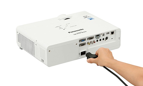 Các cổng kết nối thông dụng như HDMI, VGA, AV, Audio, USB, RS232