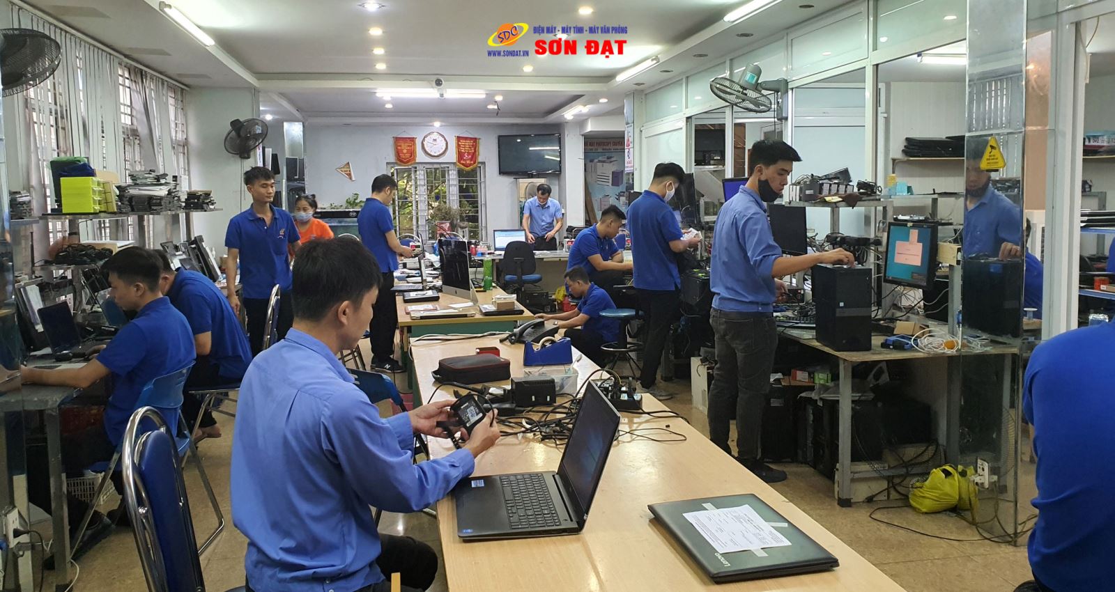 top-5-laptop-cho-dan-van-phong-7