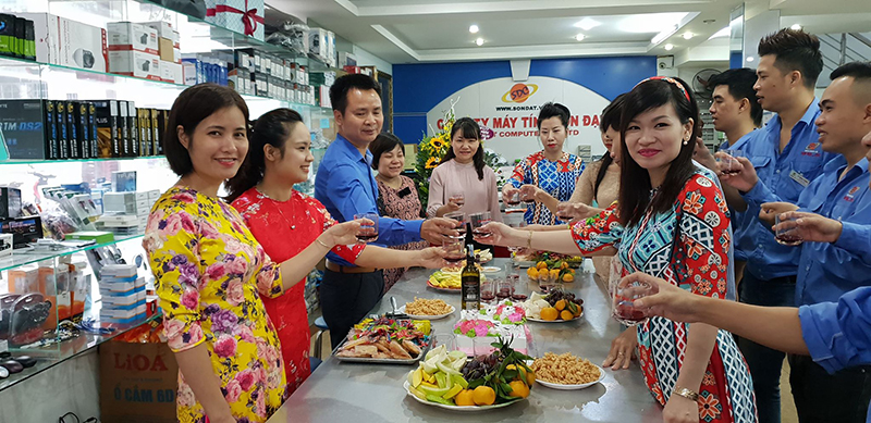 Nhân dịp ngày Phụ nữ Việt Nam 20/10