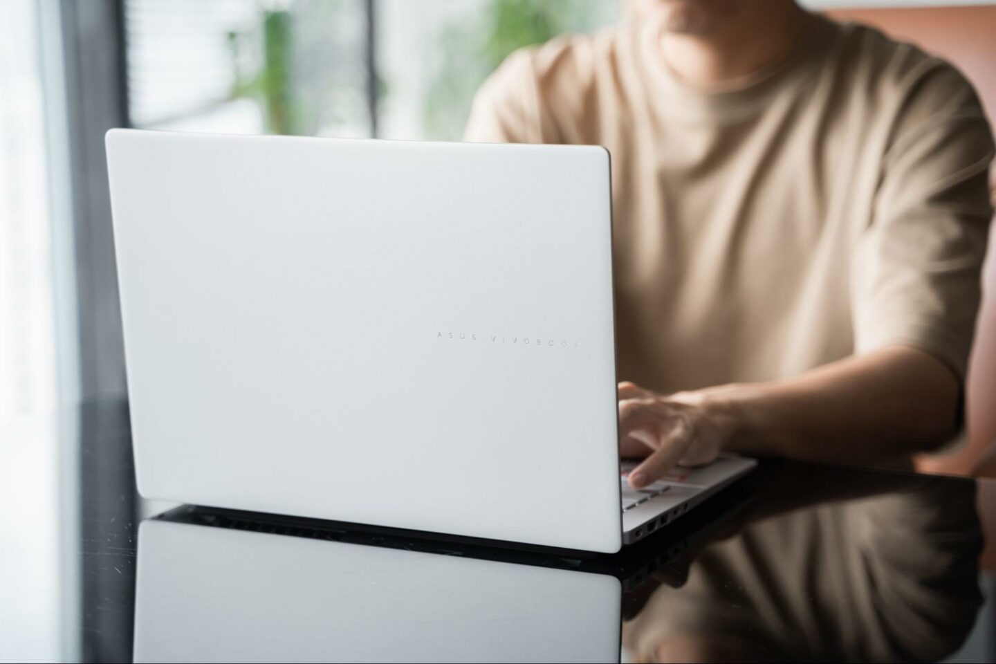 Đập Hộp & Đánh Giá ASUS Vivobook S14 (M3407KA): OLED Đẹp, Pin Trâu, Hiệu Năng Thông Minh