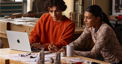 MacBook Pro M5 – Chọn “Bạc” hay “Đen không gian”?